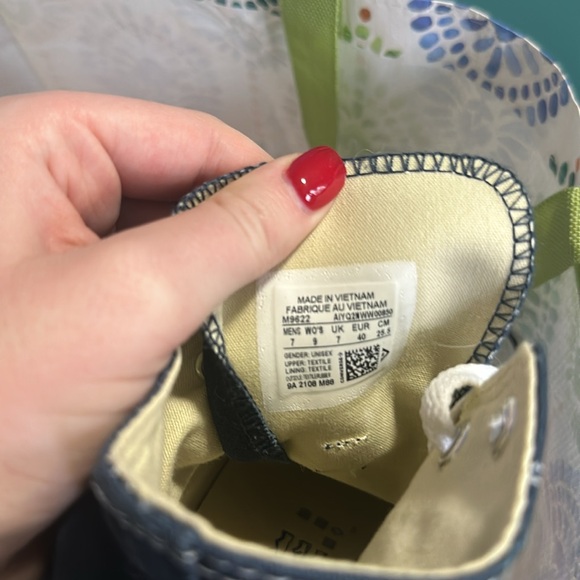 Converse - Picture 5 of 5